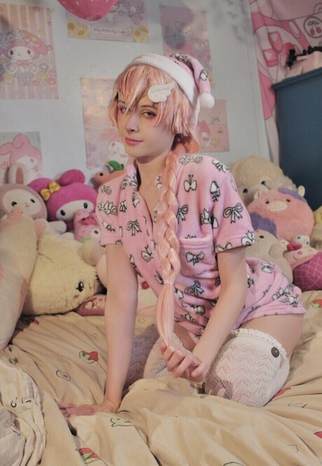 Strawbabyboy star pornographic images