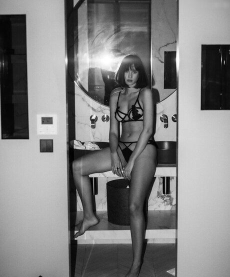 siham bsl adult model pics