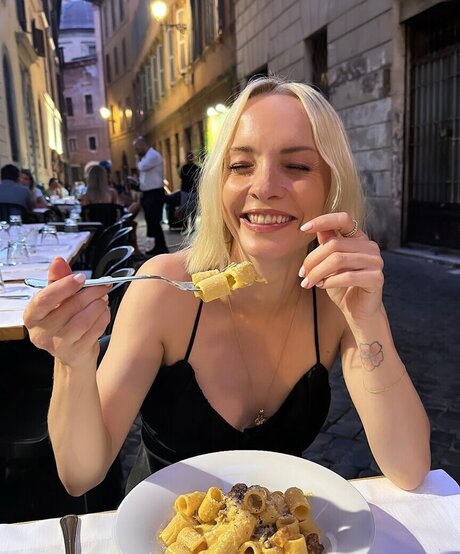 Janin Ullmann erotic actress pics