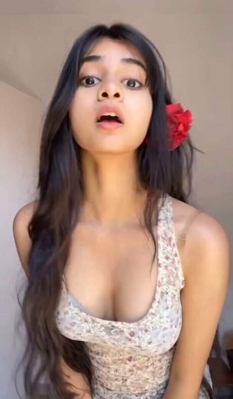 Aishwarya Harishankar star adult picture