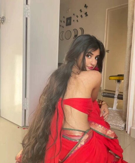 Aishwarya Harishankar pretty actress galleries