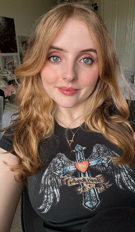 teen natural tits onlyfans erotic img