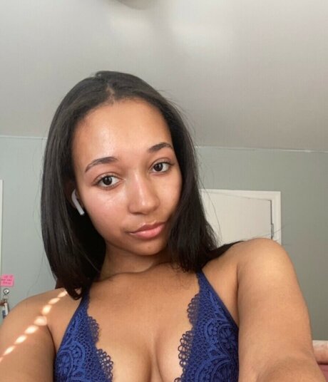 Ari Leigh Brown pornstar perfect picture