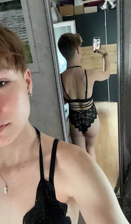 tiny onlyfans perfect picture