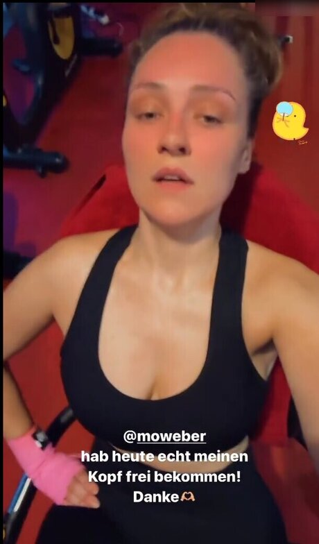 Regina Hixt top star image