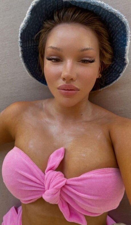 Shirin David pornstar erotic photos