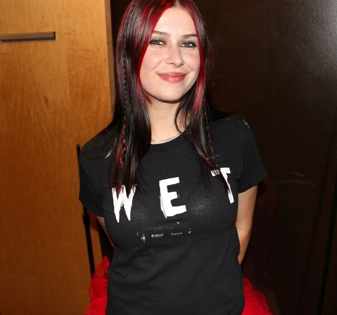 Carly McLellan erotic star galleries