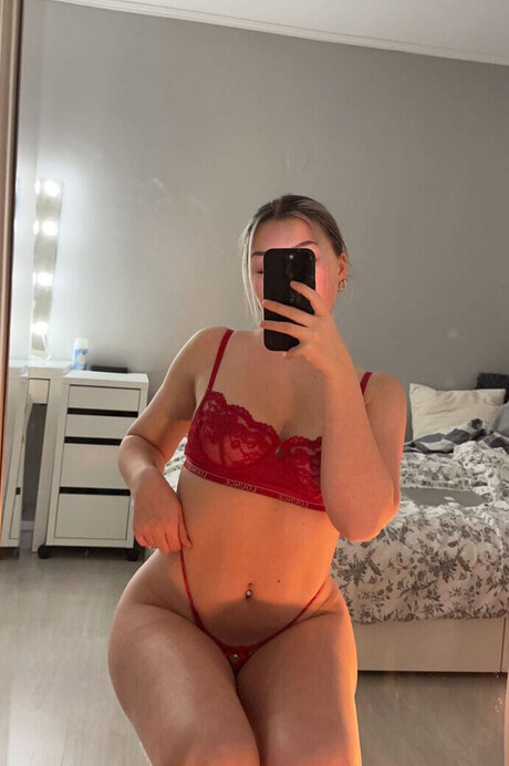 cutieemilia pornstar adult archive