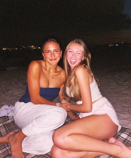 Mia Steele pretty actress pic