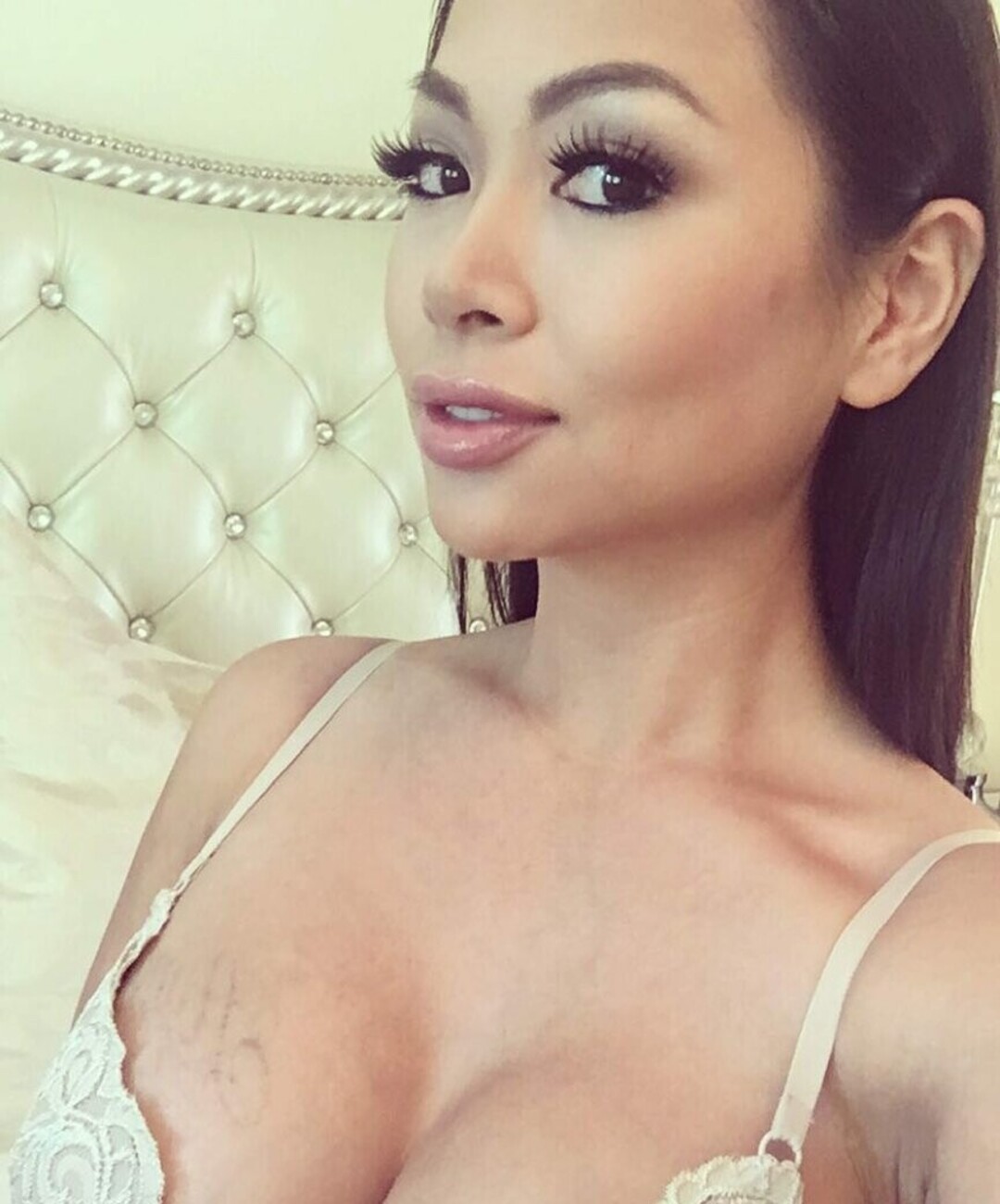 Angel Ngo top star pic