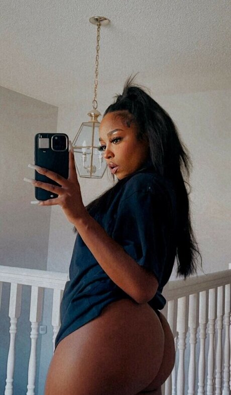 curvy star onlyfans nude images