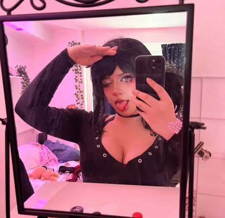 Meerxxxx adult star image