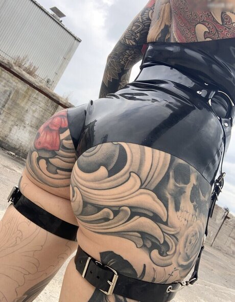 Bella Isadora star top images