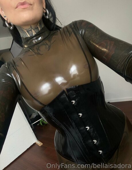 Bella Isadora pretty actress gallery