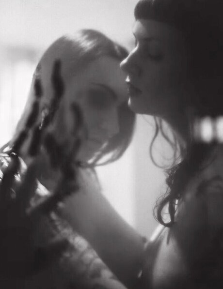 Bella Isadora star beautiful archive