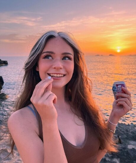 nadinebreaty pornstar adult image