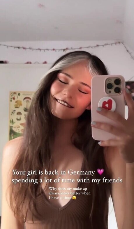 nadinebreaty model pornographic photo