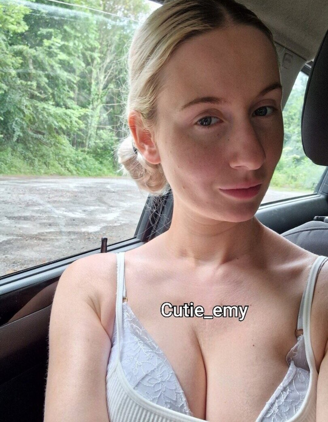Cutie Emy exclusive star pics