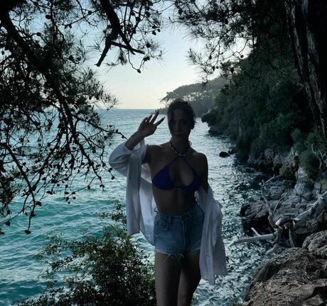 Ebrukzlyr pornstar pretty archive