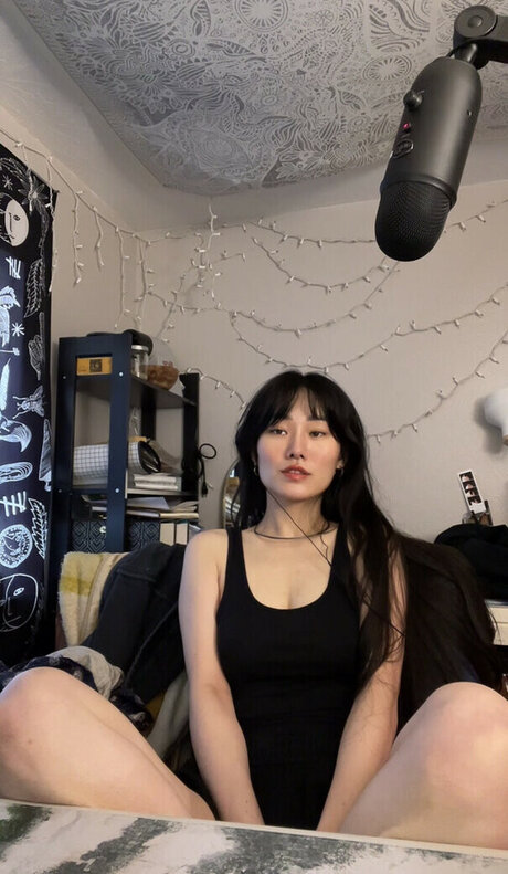 Showmeyourbasement erotic actress photo