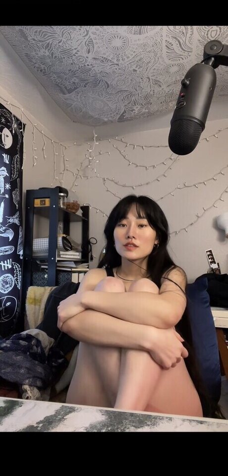 Showmeyourbasement nude star img