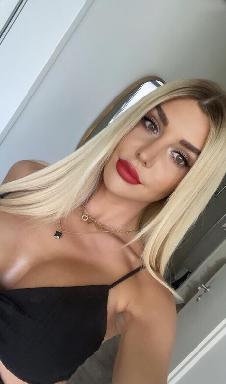 tiny onlyfans art naked gallery