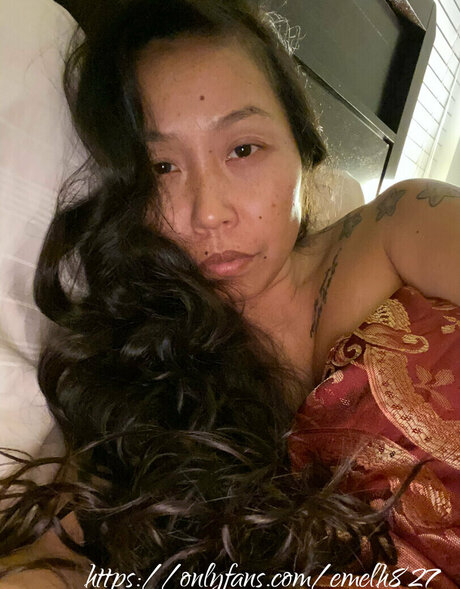 Emelh827 exclusive model image