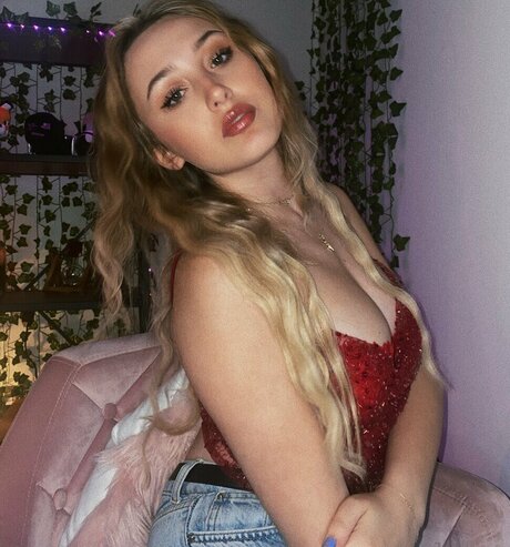 Kiera Bridget star sexy photos