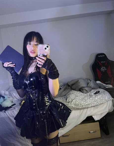 gentlebites model naked pictures