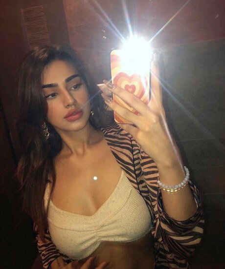 Pakhi Gadh erotic pornstar img