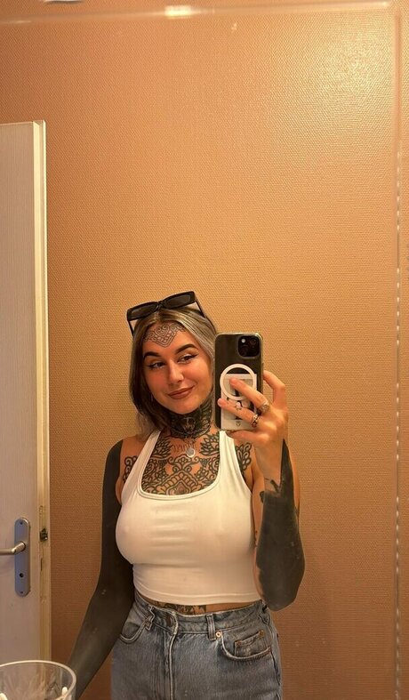 divinement bon sex actress photo