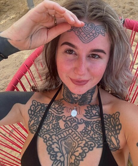 divinement bon model sex photo