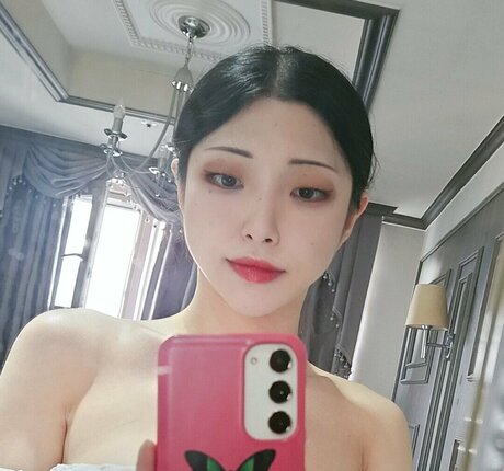 suyeoniiii_ top model archive