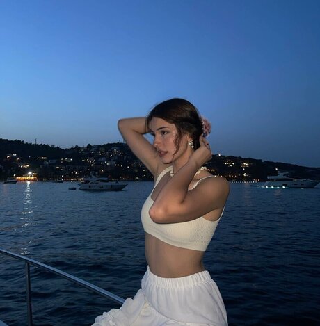 ebrarkrbkn exclusive star pictures