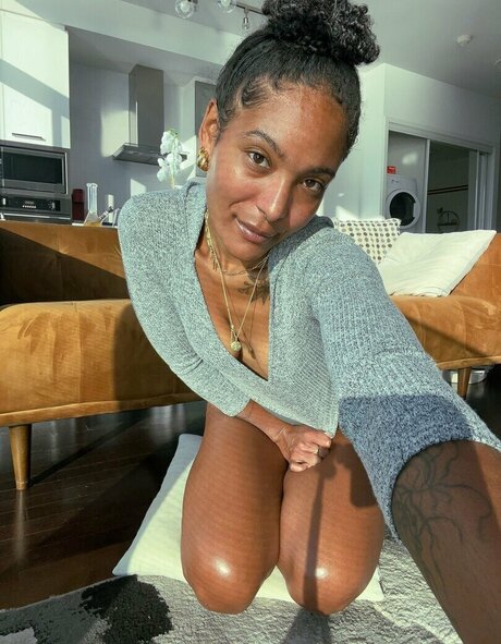 Leo London art pornstar pictures