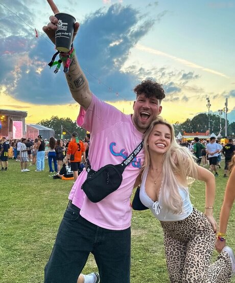 Lucia Leona hot star archive