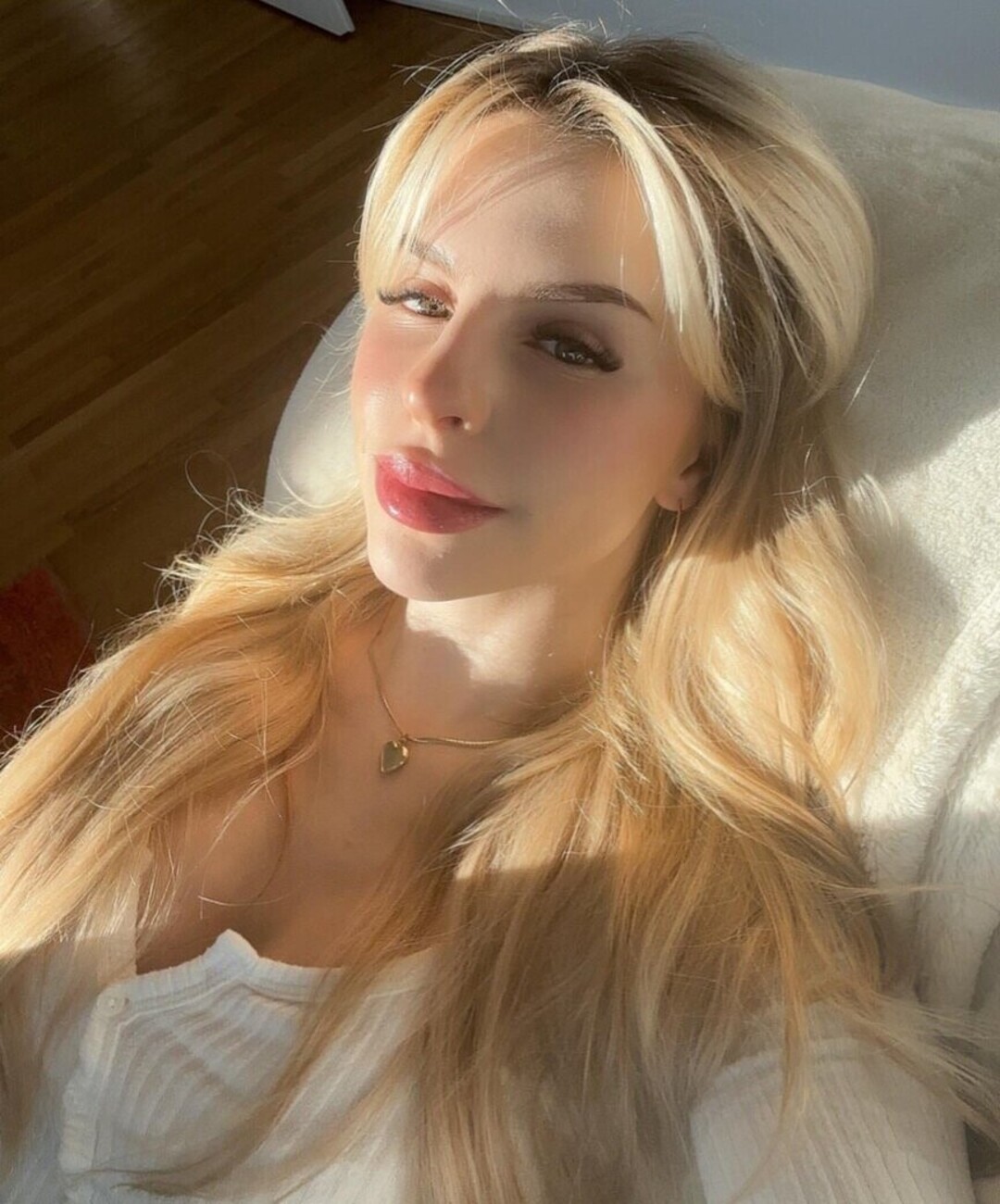 Lucia Leona star photos