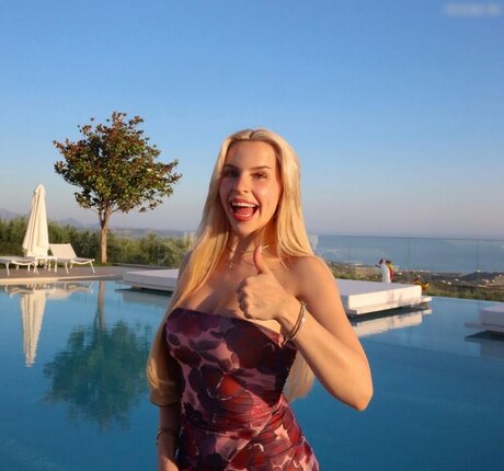 Lucia Leona nude pornstar pictures