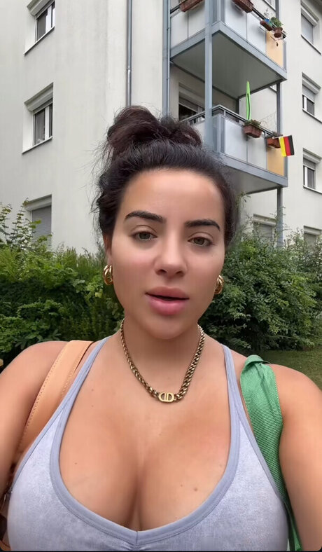 Leyla Lahouar hot pornstar gallery