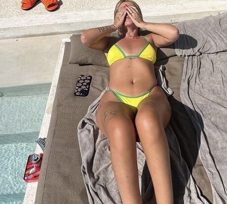 Loredana Zefi star free photo