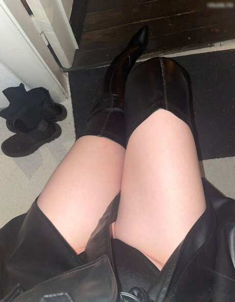 Marie Denise Schwarz pornstar nude pics