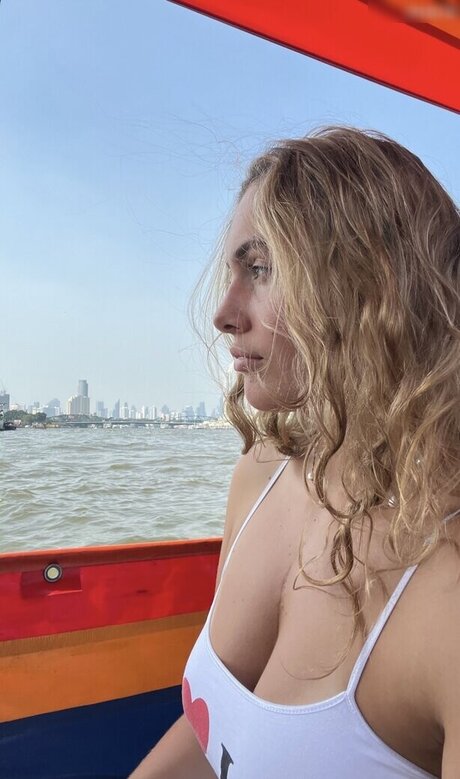 Mara H lbach pretty model photos