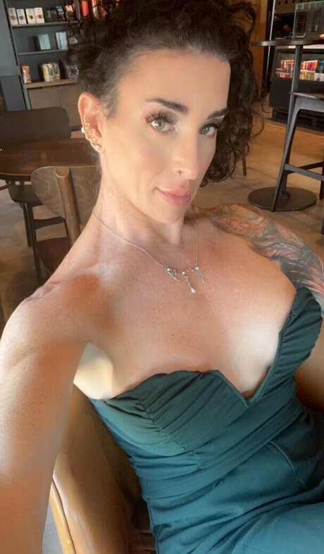 Gabbi Tuft pretty star gallery