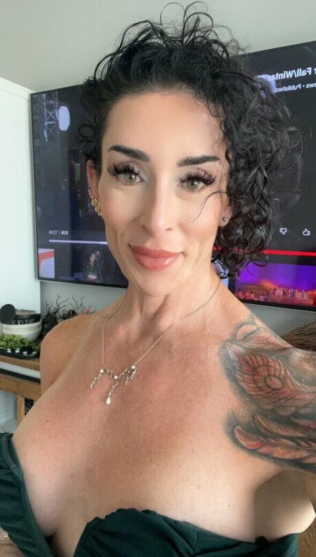 Gabbi Tuft model beautiful galleries