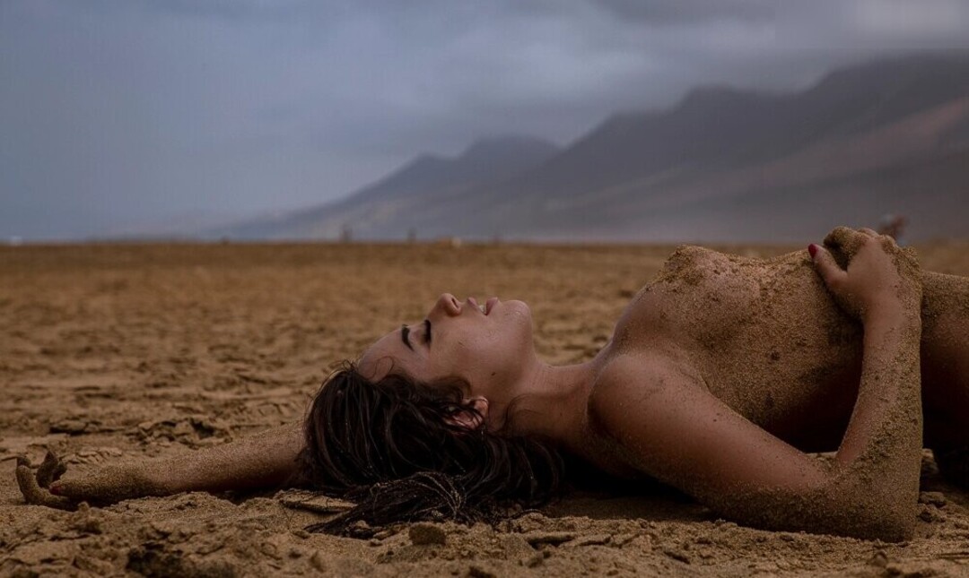Giulia Biagioli naked actress pic