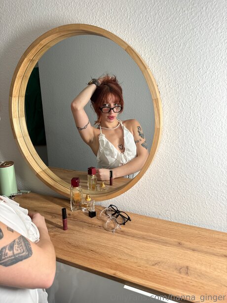 Hanna Ginger sexy actress photo