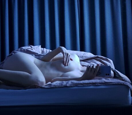 busty blonde onlyfans nude pics