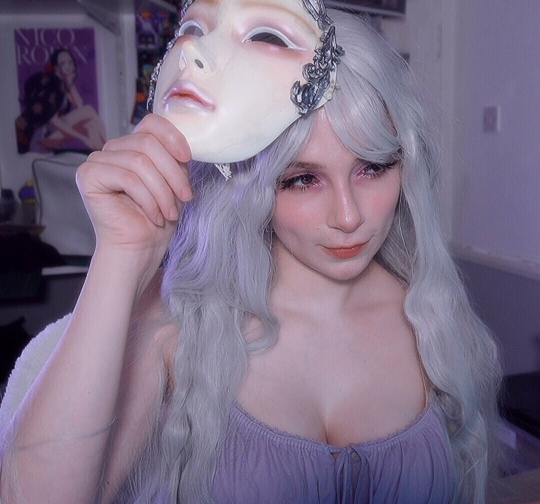 Misschalice model pretty gallery