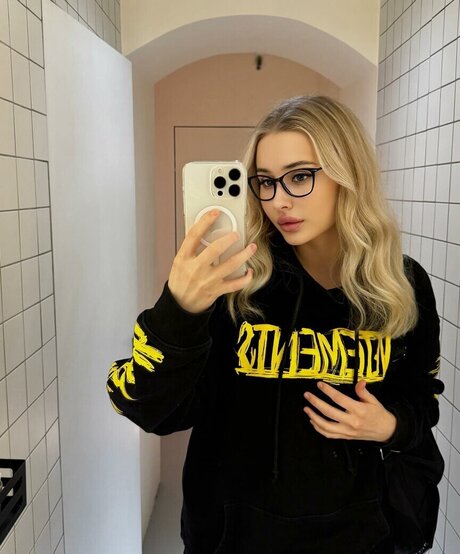 italian milf onlyfans art naked galleries