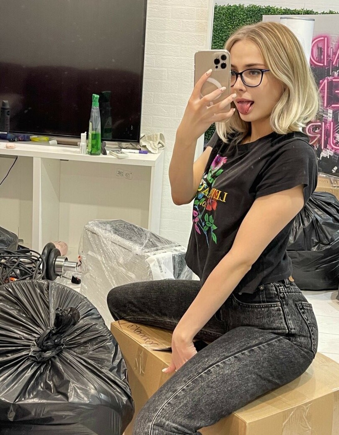 GloriaMatvien pornographic star picture